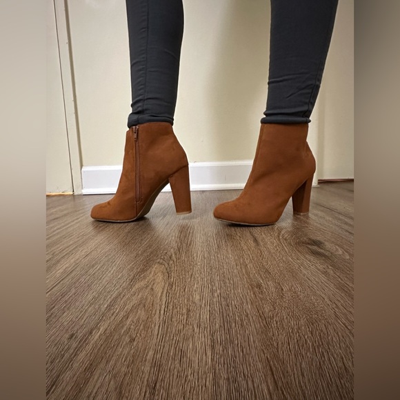 NEW In Box Ankle Booties - Picture 3 of 8